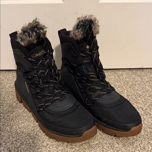 Columbia Women's Keetley™ Omni-Heat Short Boot Size 9.5